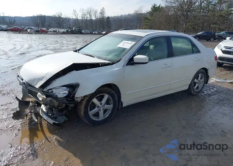 2005 Honda Accord 2.4 Ex z USA, uszkodzony, nr VIN 1HGCM56705A179355